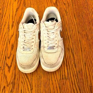 Nike Airmax Girls US 6 Beige Net - Brown Leather - Mesh Detail